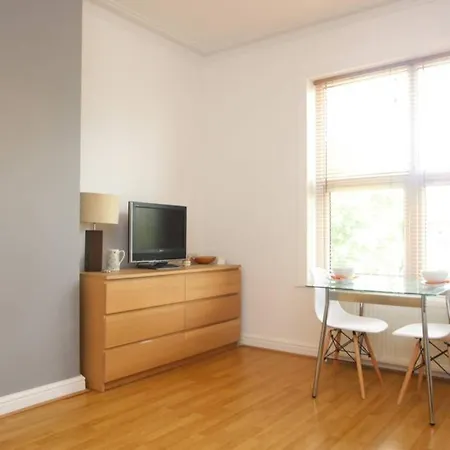 شقة Parkhouse Leeds Stunning 1 Bedroom Roundhay Leeds