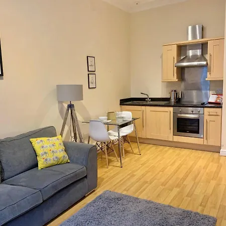 Parkhouse Leeds Stunning 1 Bedroom Roundhay Leeds ليدز
