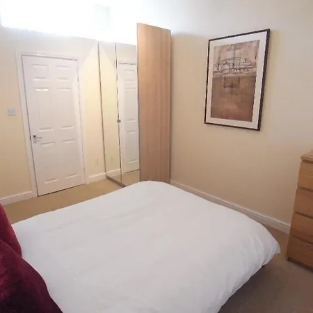 شقة Parkhouse Leeds Stunning 1 Bedroom Roundhay Leeds *