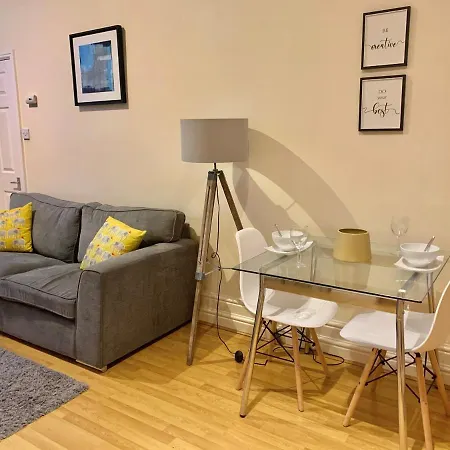 Parkhouse Leeds Stunning 1 Bedroom Roundhay Leeds ليدز